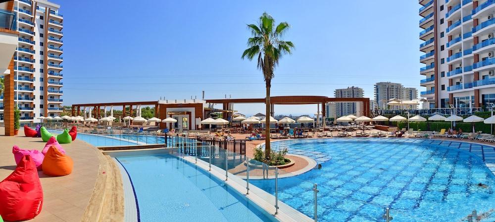 Azura Park Tourism Complex